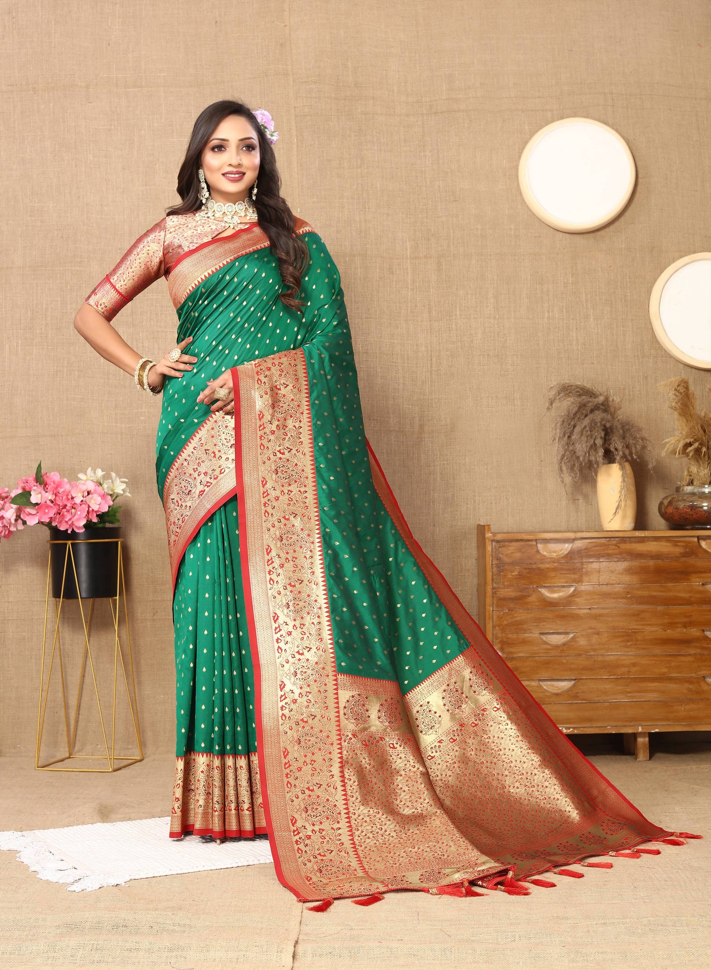 luxurious designer Women's Soft  silk saree with zari weawing design  and  Rich Zari weawing silk saree