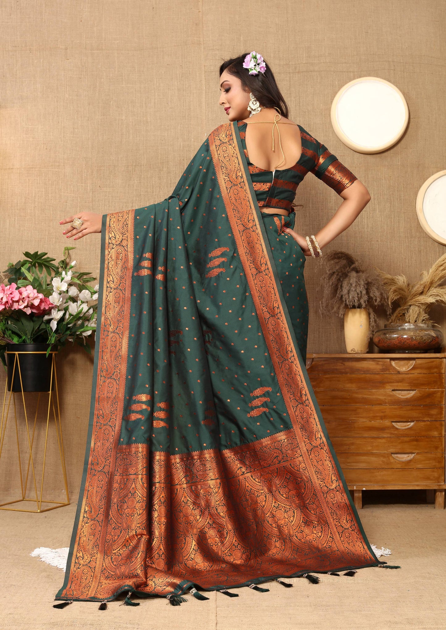 luxurious designer Women's Soft  silk saree with copper zari weawing design  and Rich Zari weawing silk saree