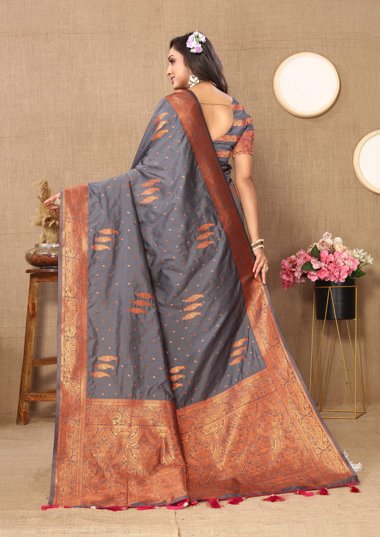 luxurious designer Women's Soft  silk saree with copper zari weawing design  and Rich Zari weawing silk saree