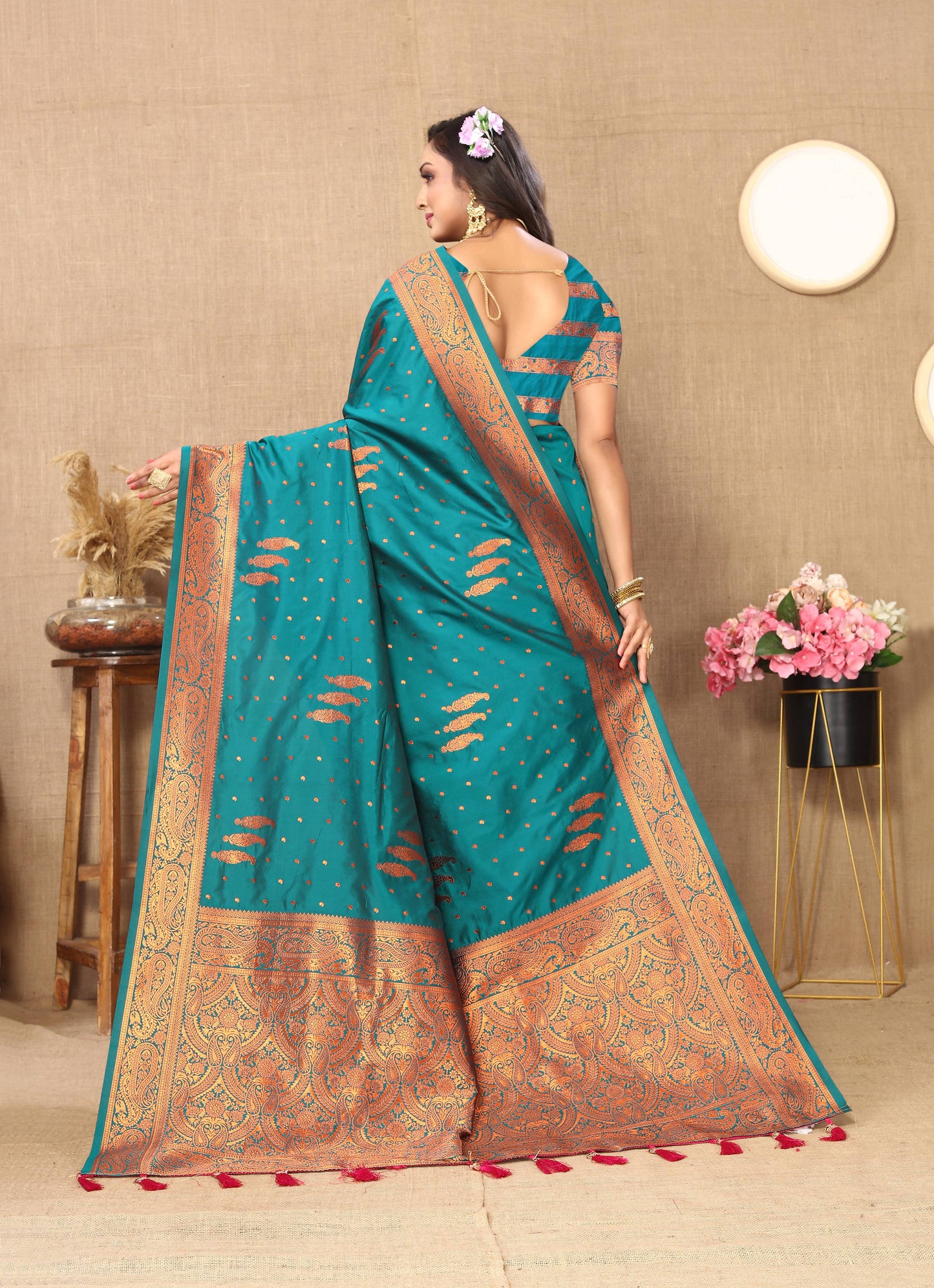 luxurious designer Women's Soft  silk saree with copper zari weawing design  and Rich Zari weawing silk saree