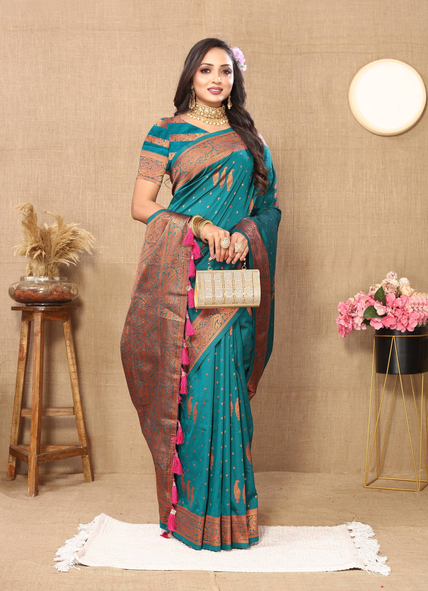 luxurious designer Women's Soft  silk saree with copper zari weawing design  and Rich Zari weawing silk saree