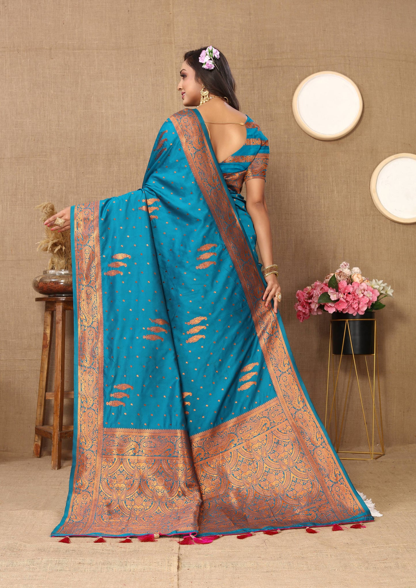 luxurious designer Women's Soft  silk saree with copper zari weawing design  and Rich Zari weawing silk saree