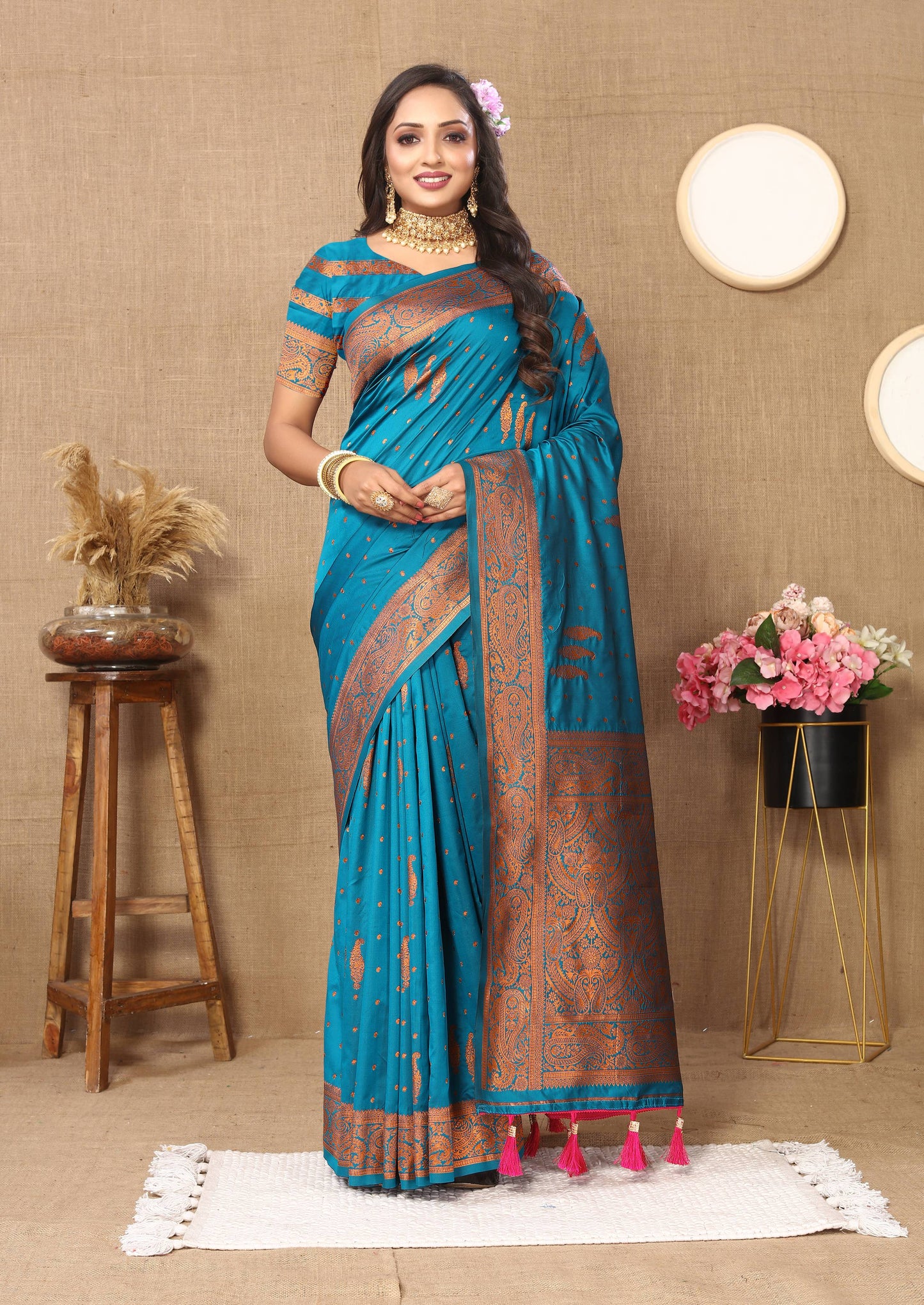 luxurious designer Women's Soft  silk saree with copper zari weawing design  and Rich Zari weawing silk saree