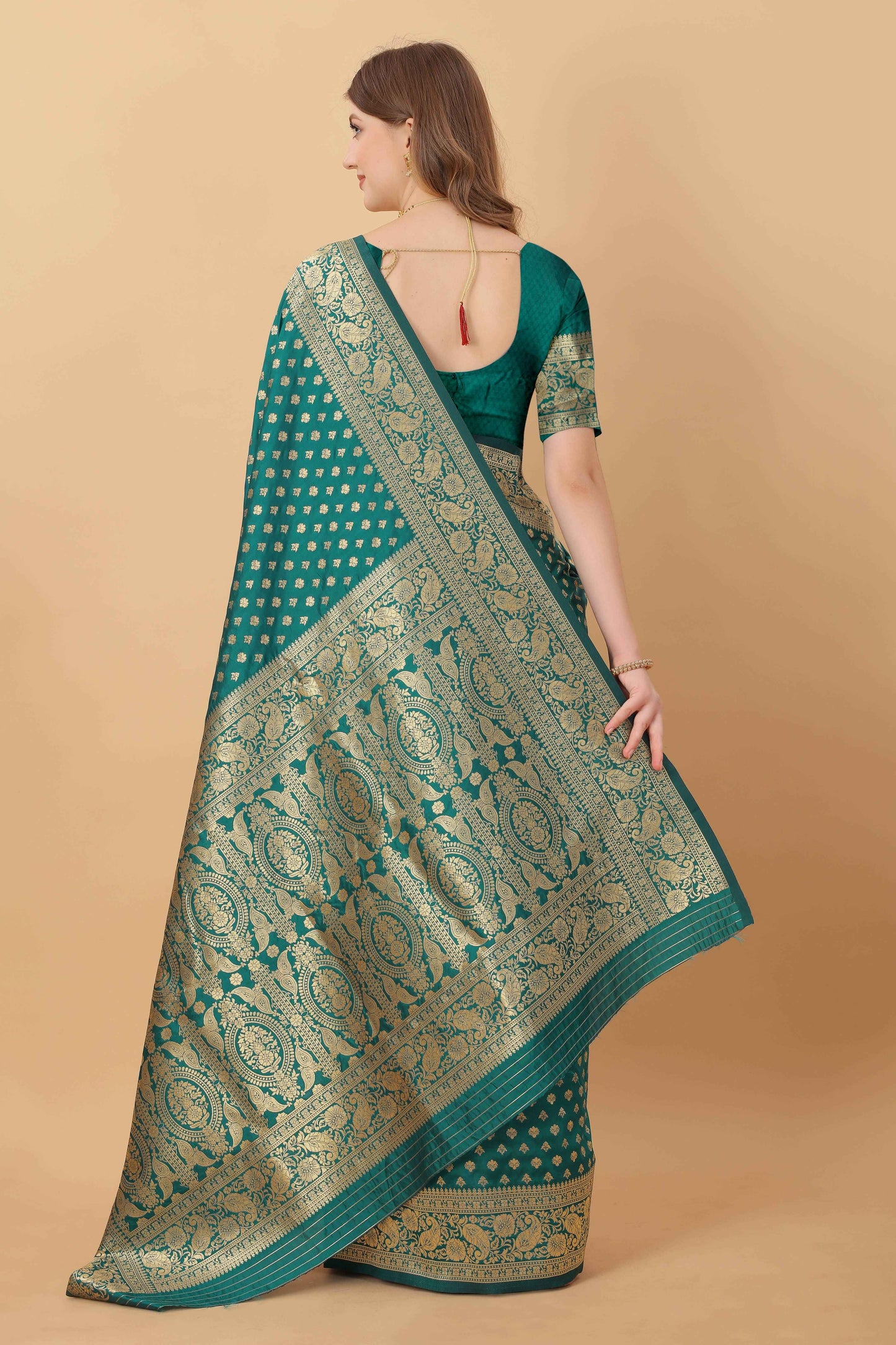 luxurious designer Women's Soft Silk saree with zari  weawing design  and Rich Zari weawing silk saree