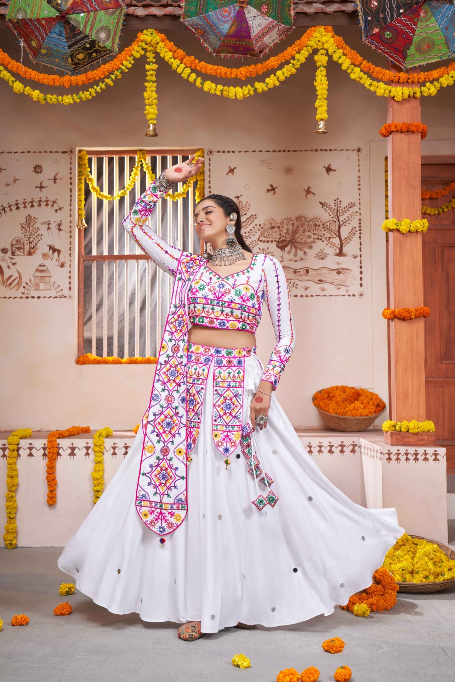 White Beautiful Work Exclusive Designer Navratri Chaniya Choli-SSBIKLL01