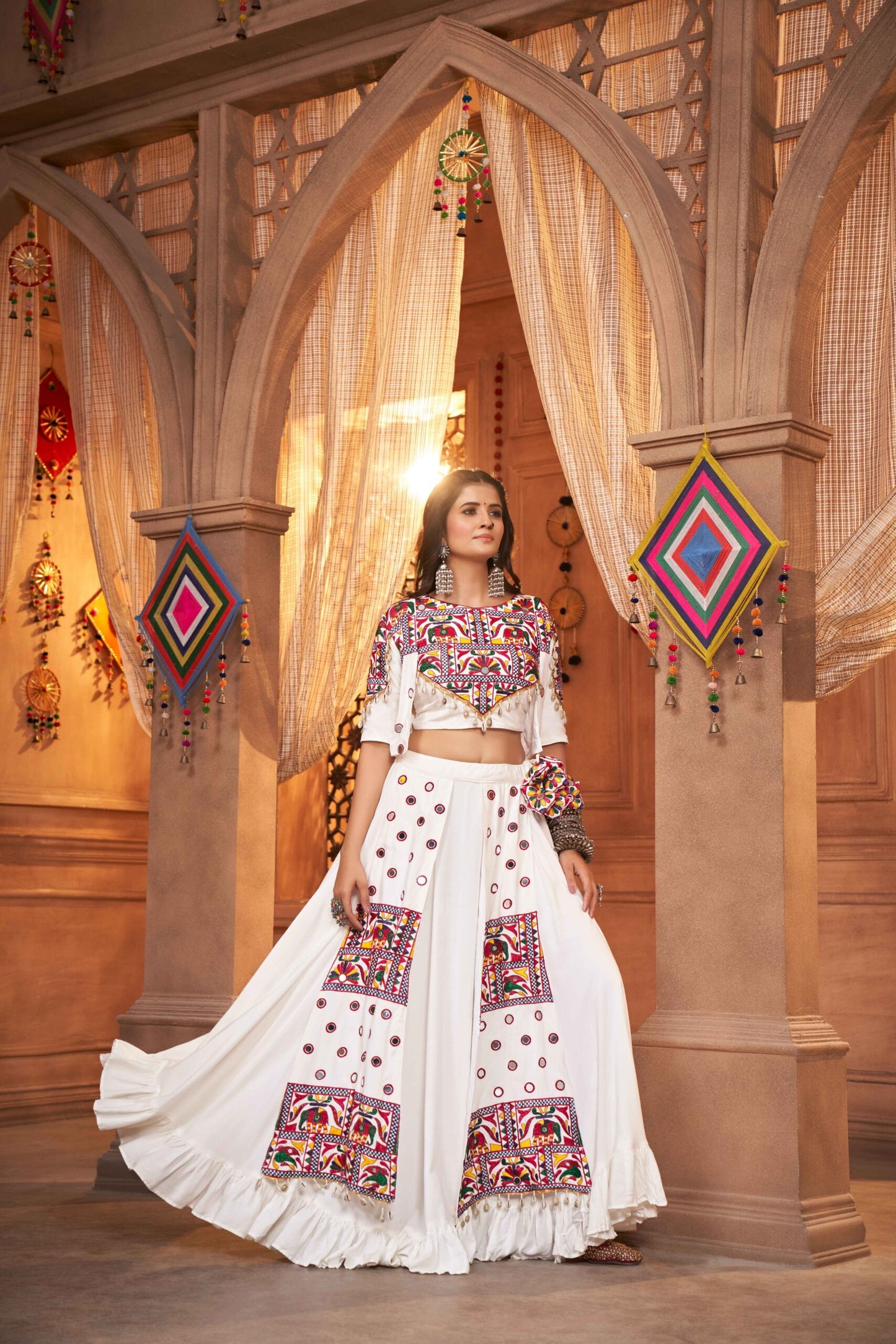 White Beautiful Embroidered Designer Koti Style Chaniya Choli For Navratri-SSBIKLL01