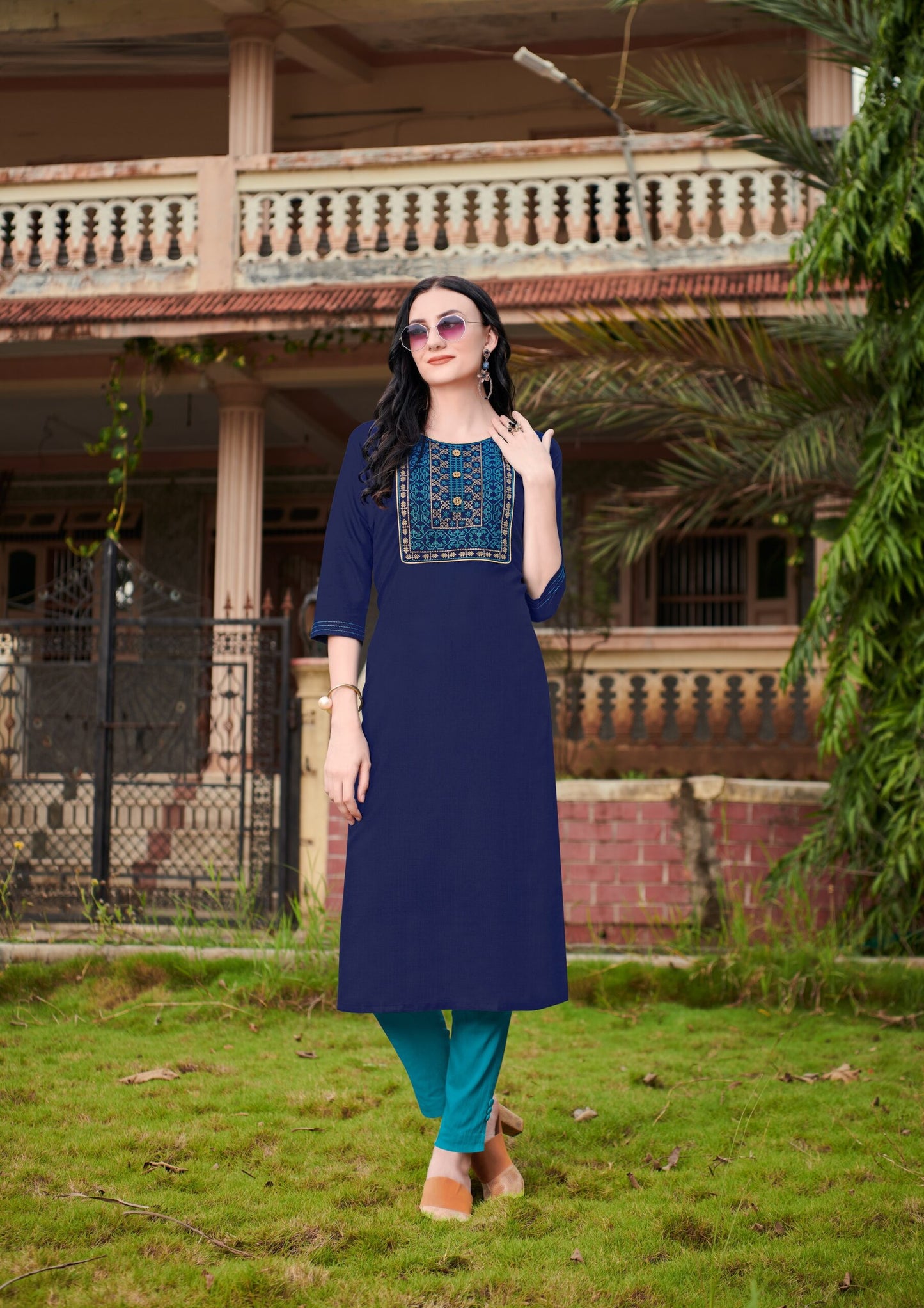 zeekha women nira cotton with handmade embroidery straight kurta (blue)