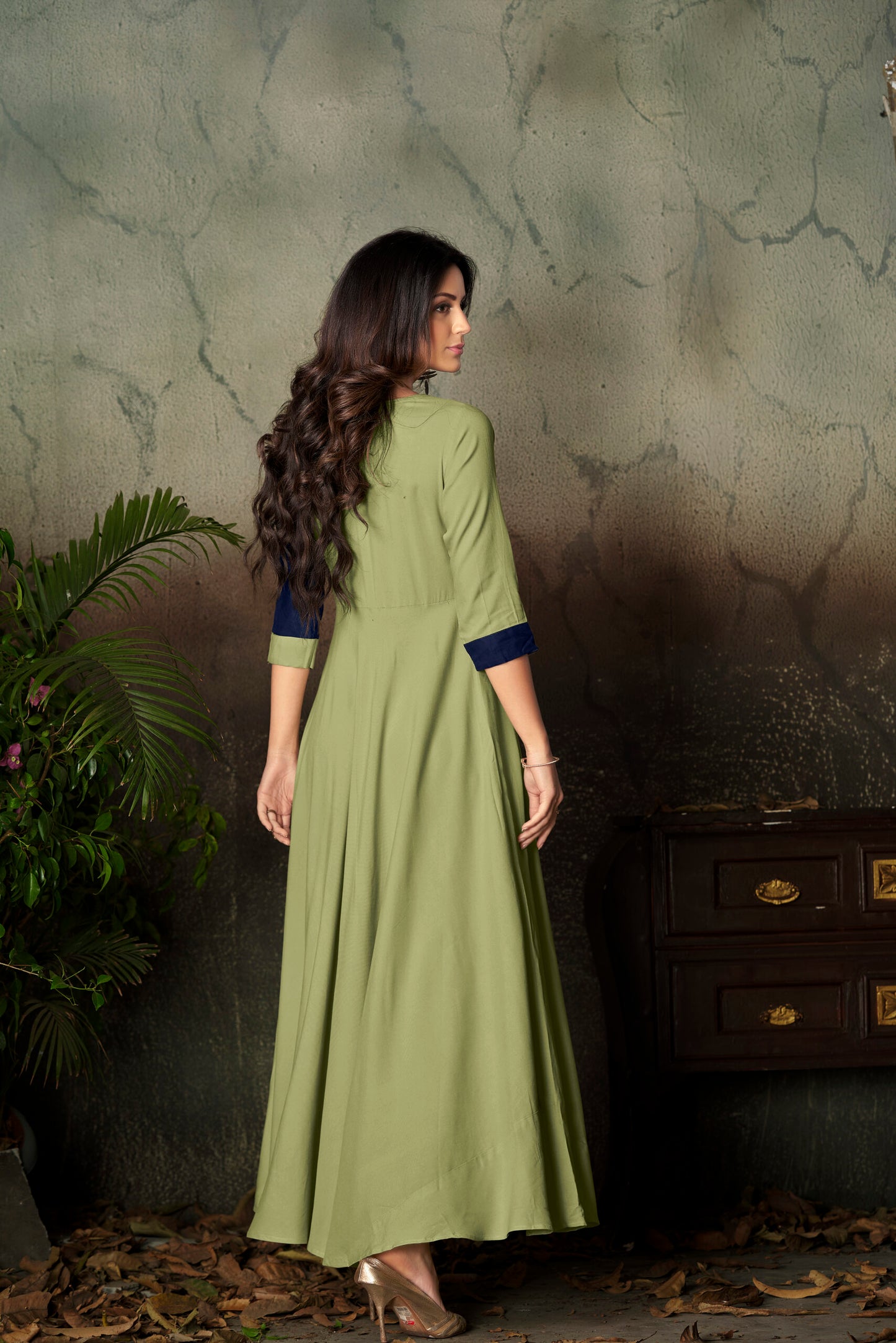 zeekha flared designer long kurti for beautiful girls and women (Pista)